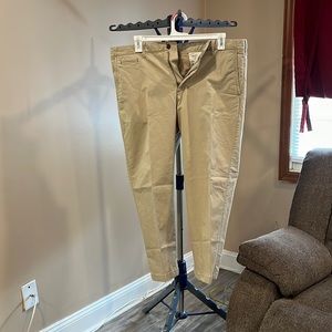 GAP relaxed khaki